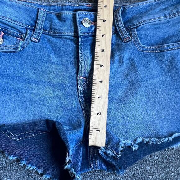 True Religion Joey Cut-off Low rise Short Sz 28 Medium Wash - Picture 4 of 9